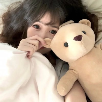 照片中的女孩